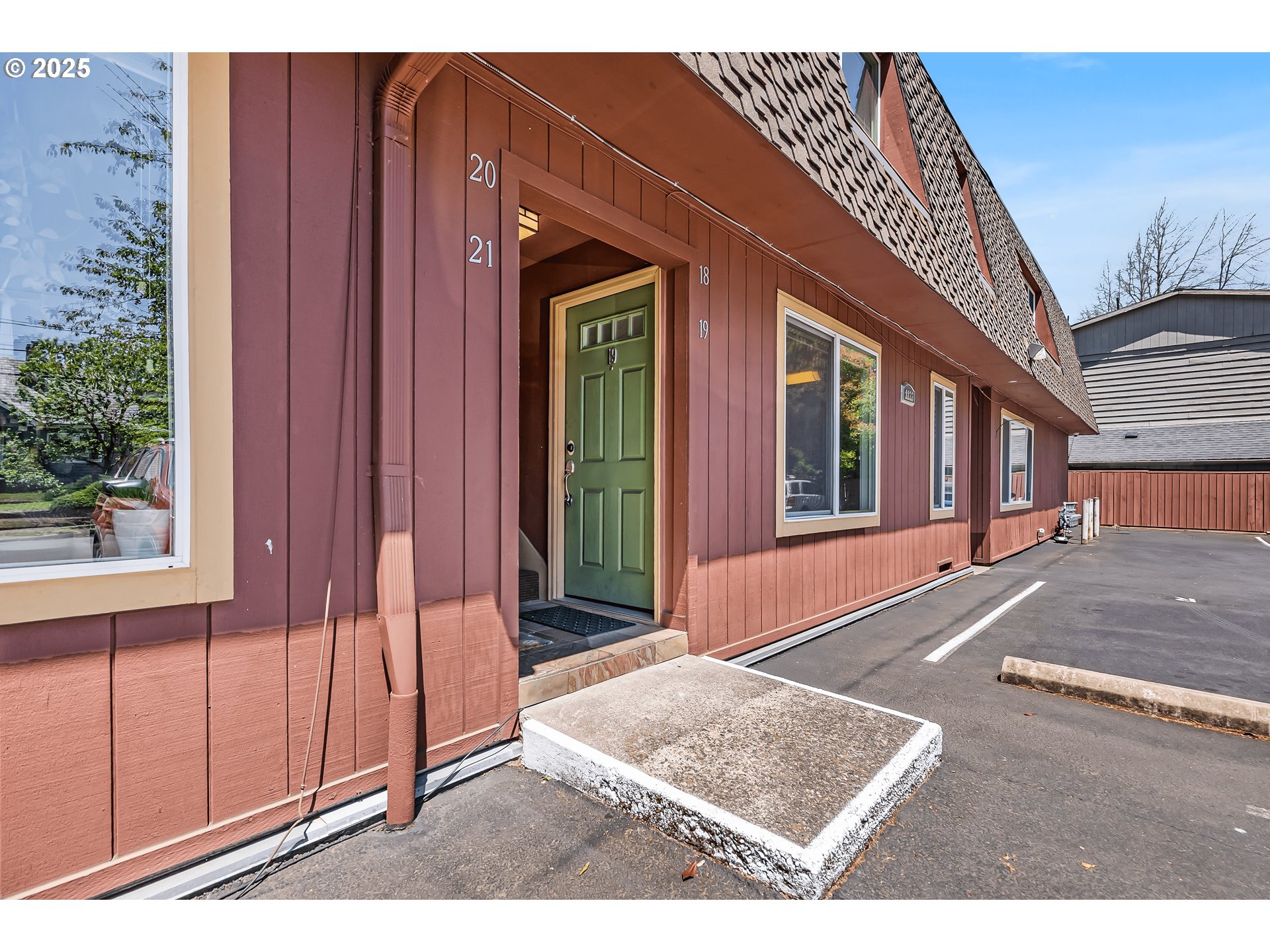 MLS: 699535185 Condo For Sale