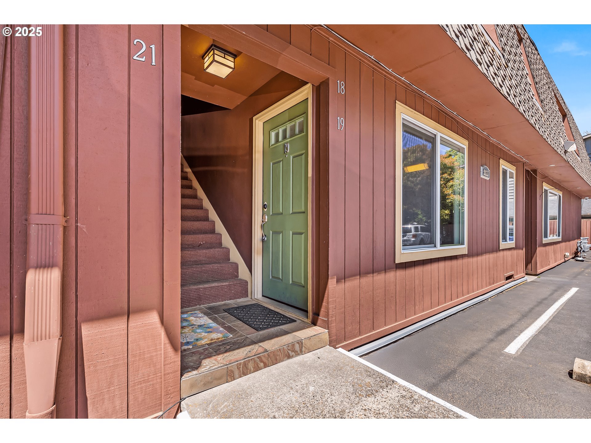 Photo #2: 699535185 Listing 