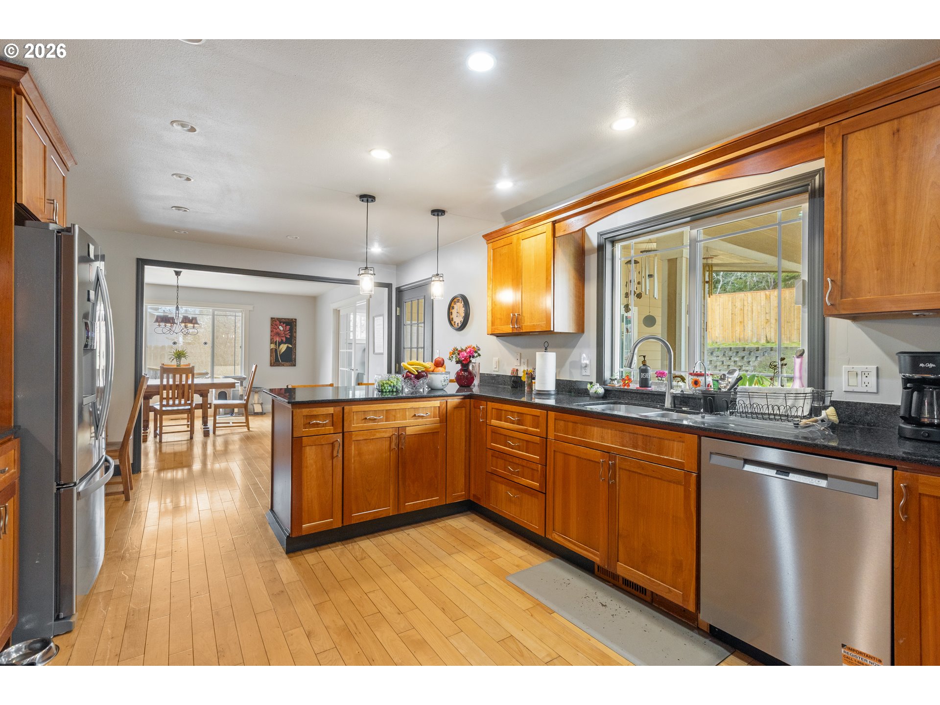 137 N RIVER DR, Roseburg, OR, 97470