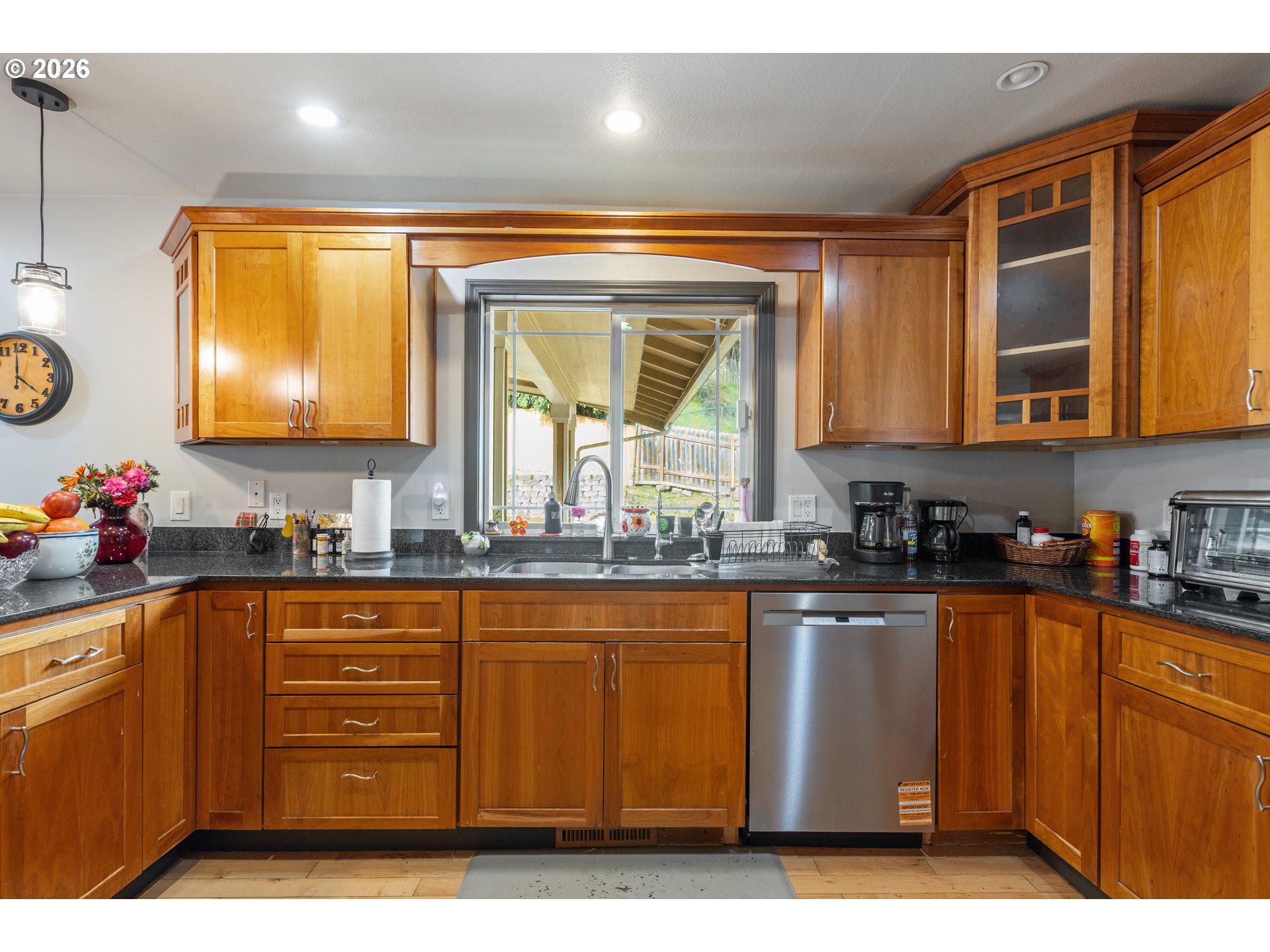 137 N RIVER DR, Roseburg, OR, 97470