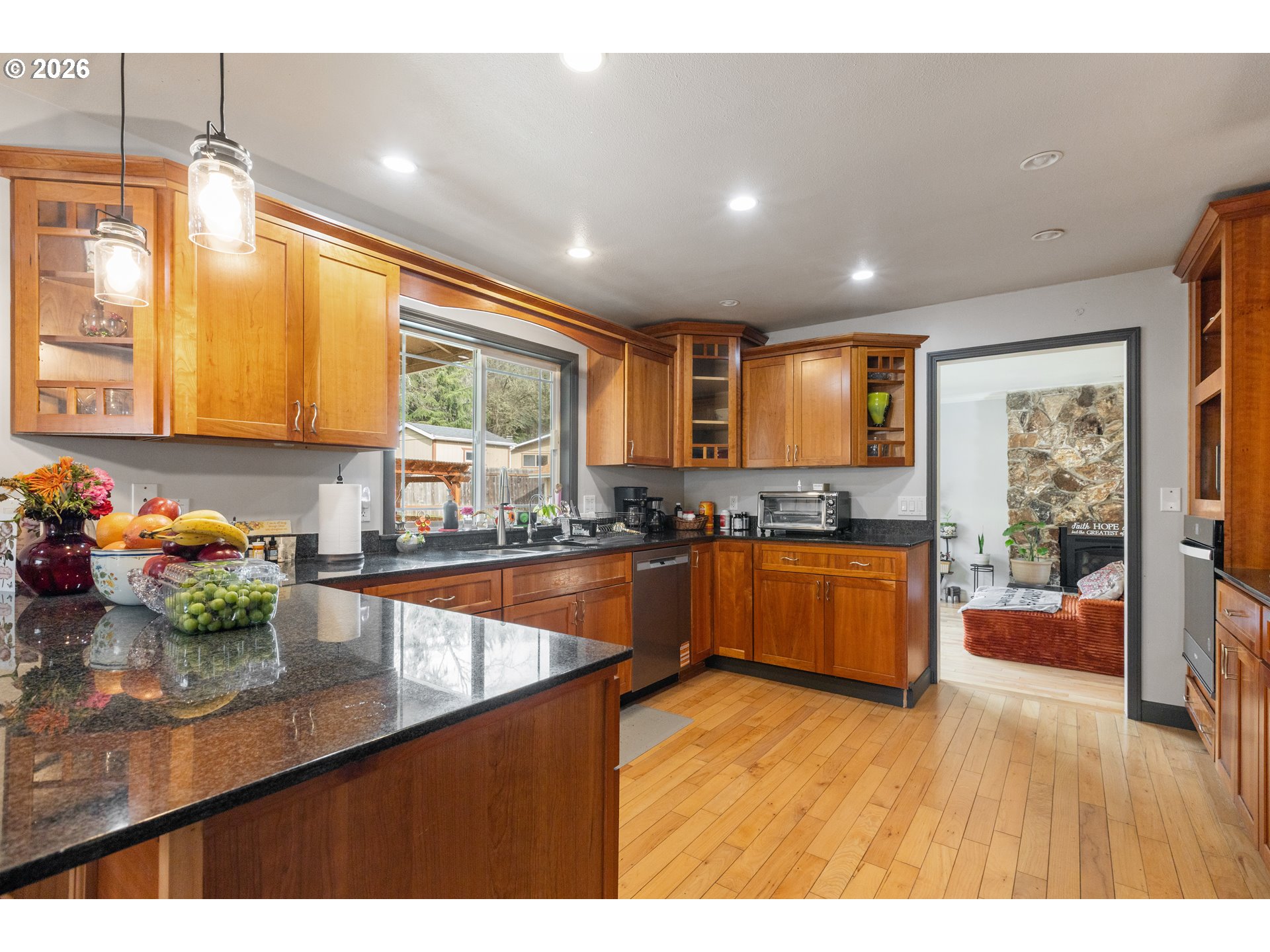 137 N RIVER DR, Roseburg, OR, 97470