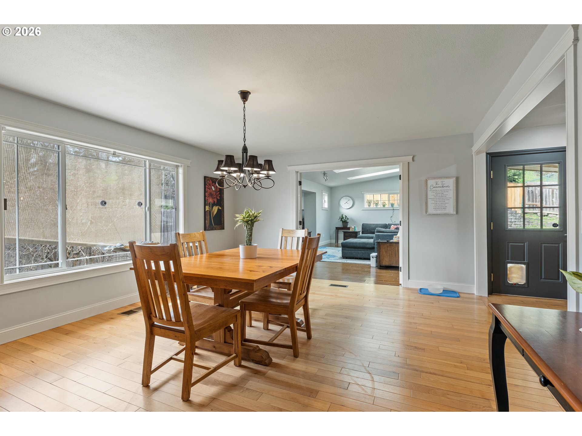 137 N RIVER DR, Roseburg, OR, 97470