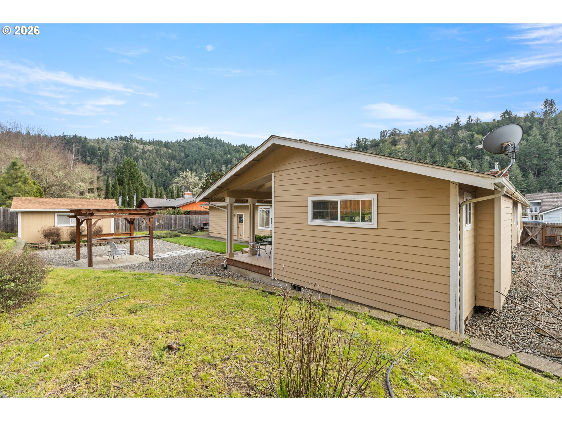 137 N RIVER DR, Roseburg, OR, 97470
