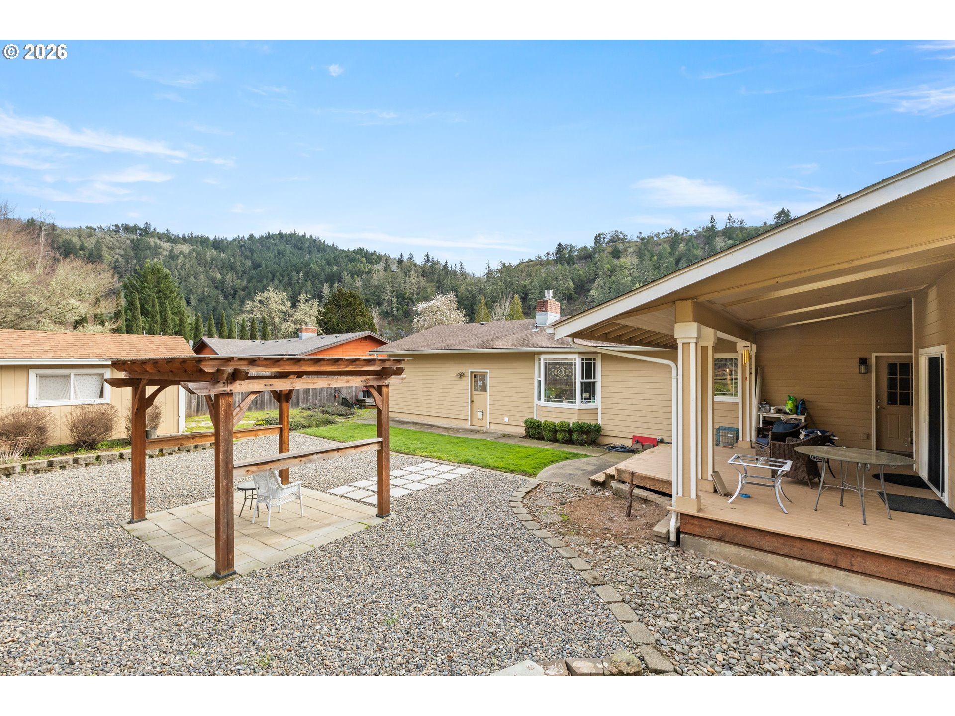 137 N RIVER DR, Roseburg, OR, 97470