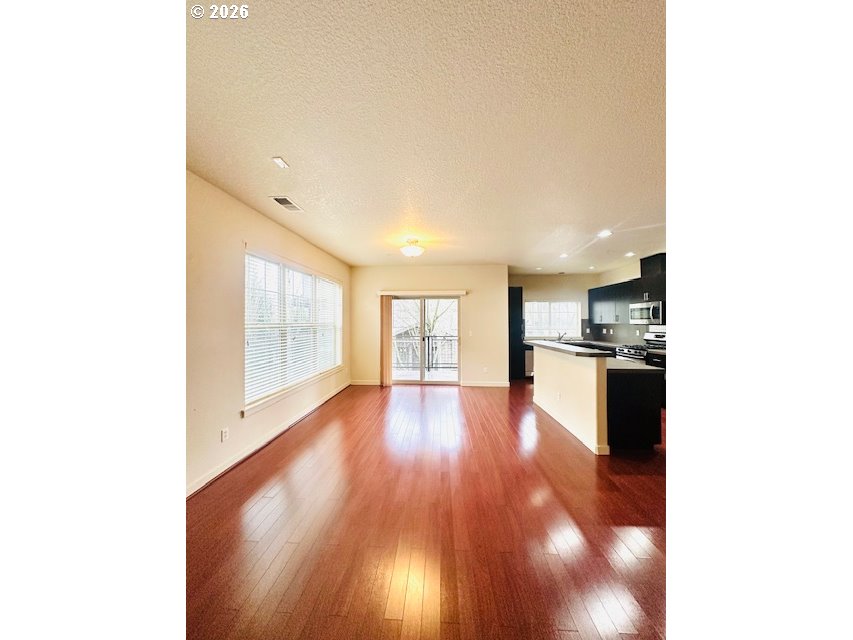 Photo #3: 700619481 Listing: Photo #3