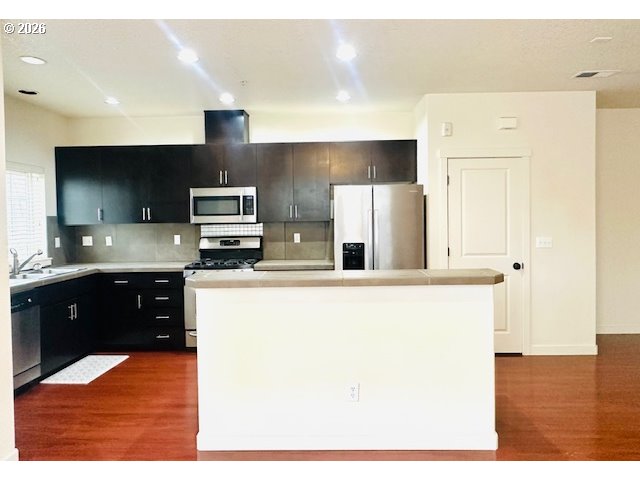 Photo #4: 700619481 Listing: Photo #4