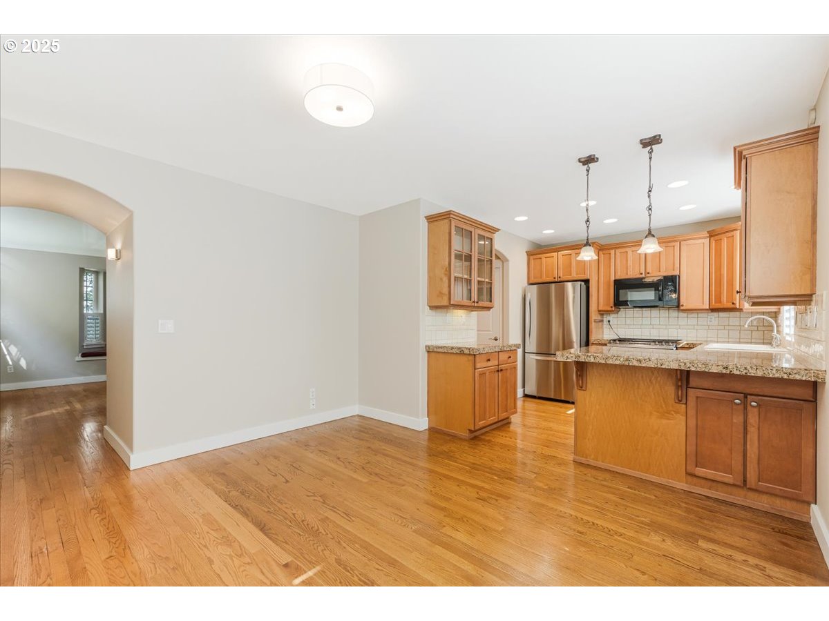 Photo #10: 700929414 Listing: Photo #10