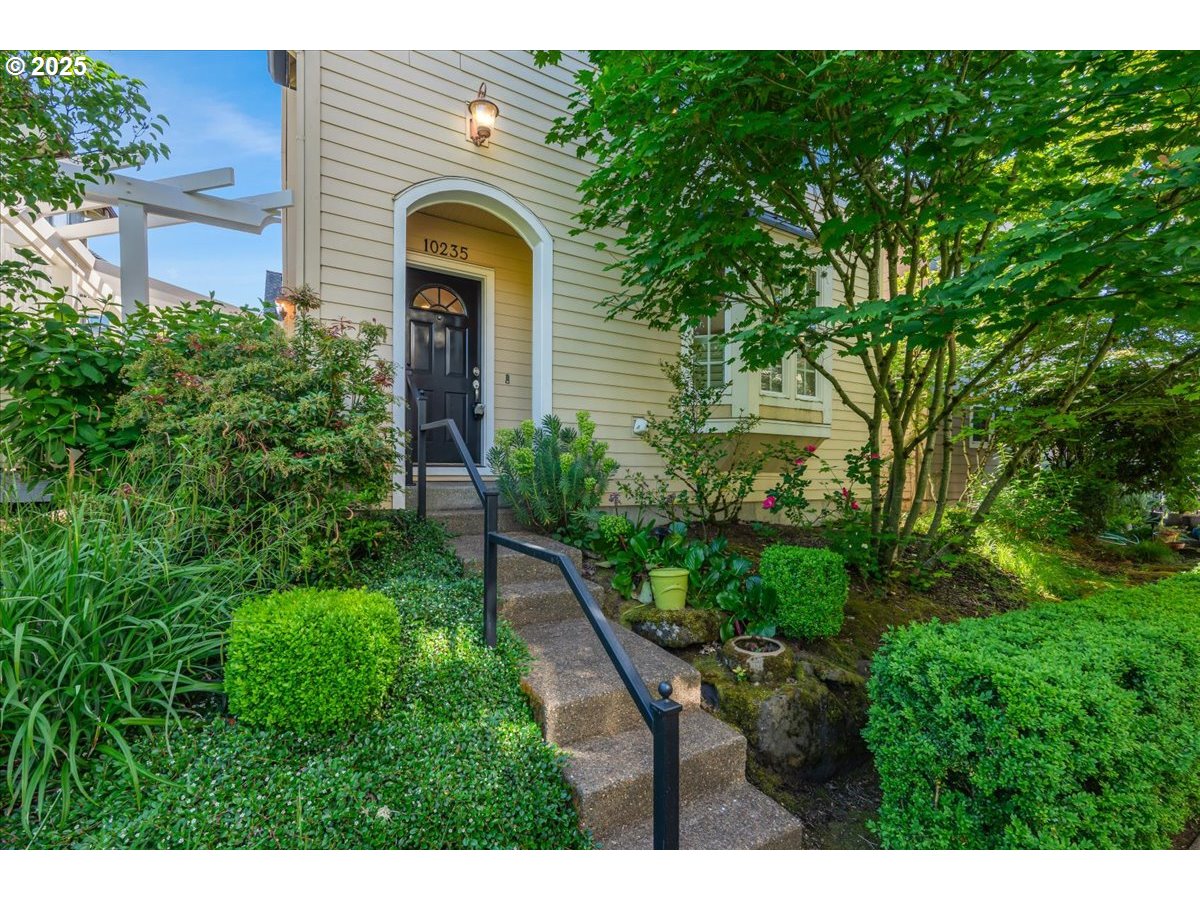 Photo #2: 700929414 Listing 