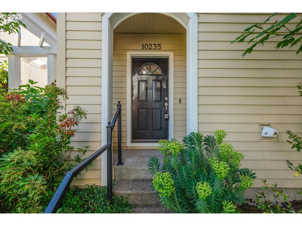 Photo #3: 700929414 Listing 