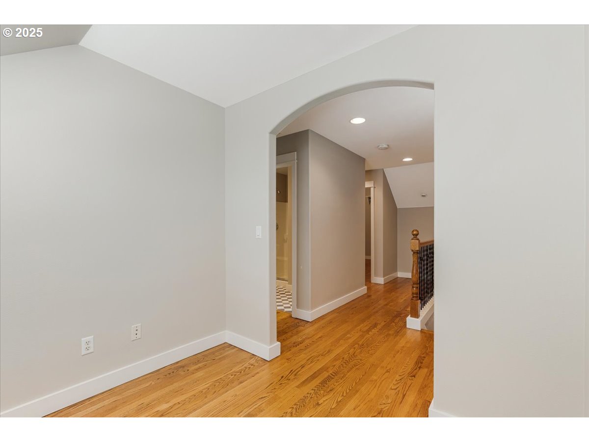 Photo #33: 700929414 Listing: Photo #33