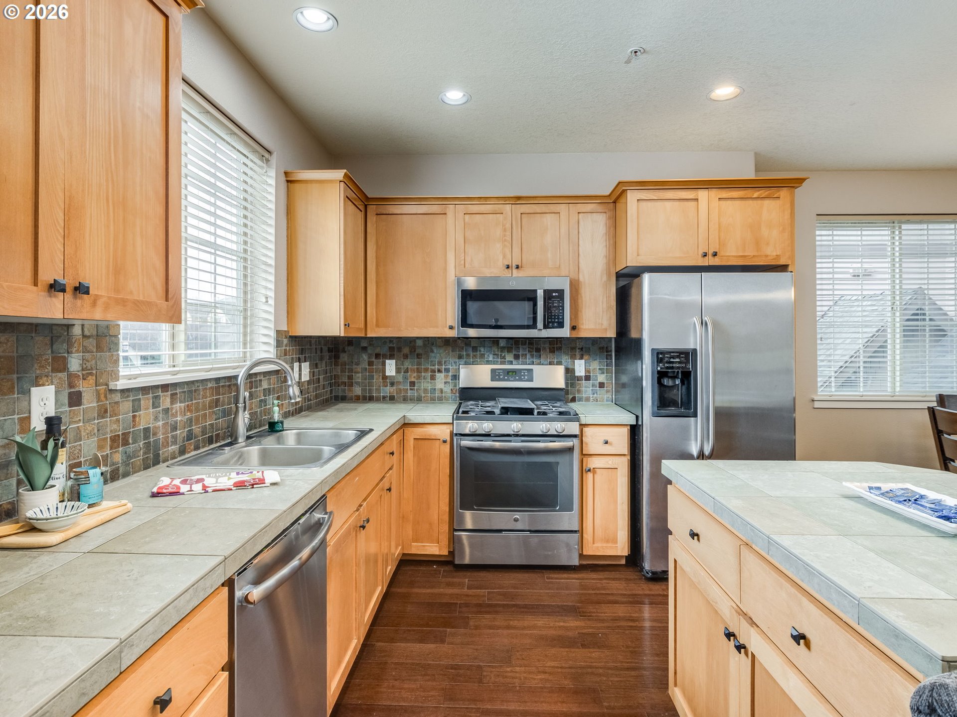 Photo #2: 701573334 Listing: Photo #2