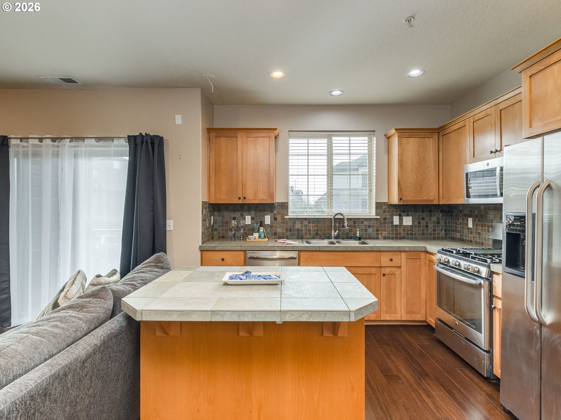 Photo #3: 701573334 Listing: Photo #3