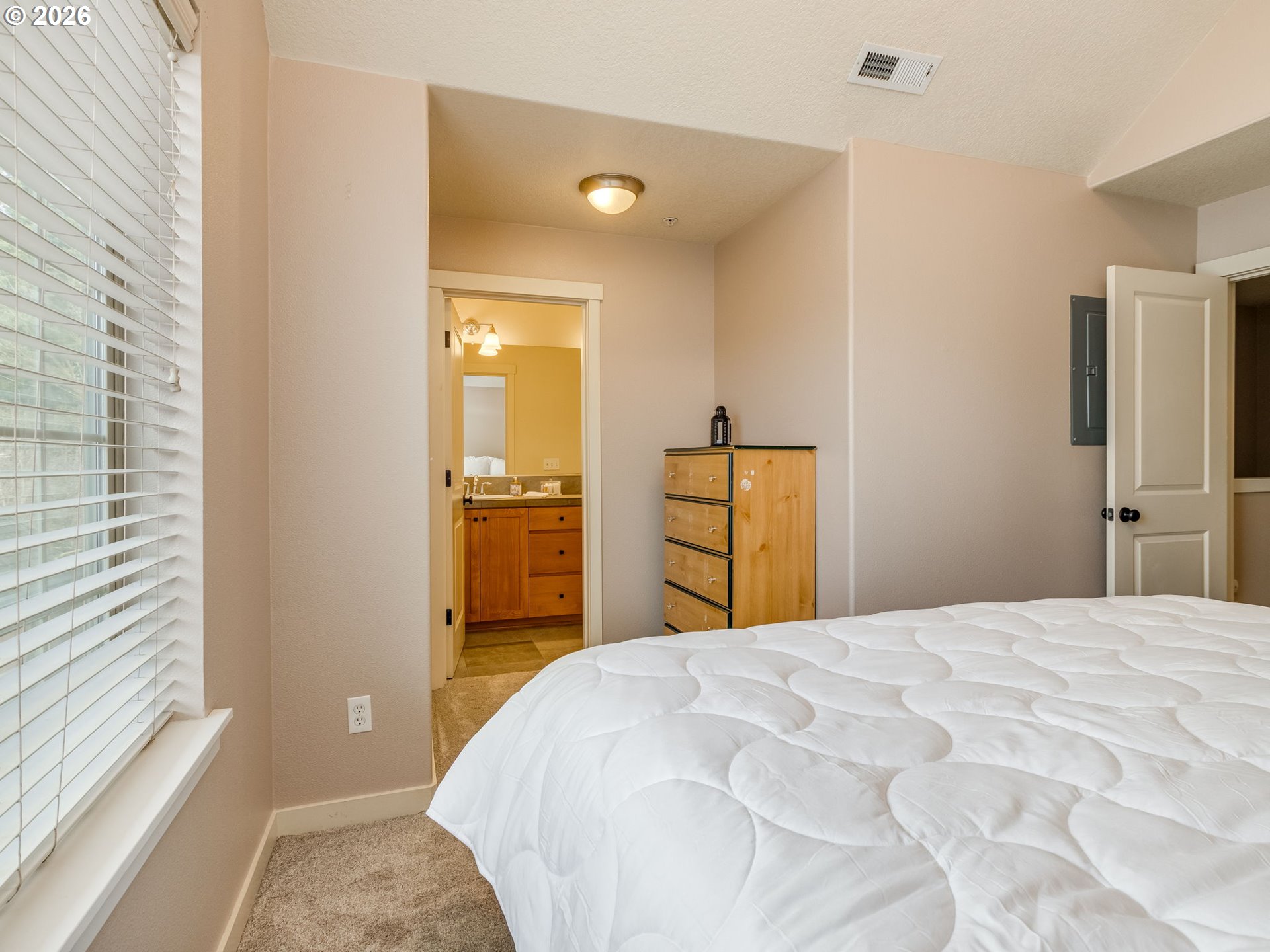 Photo #15: 701573334 Listing: Photo #15