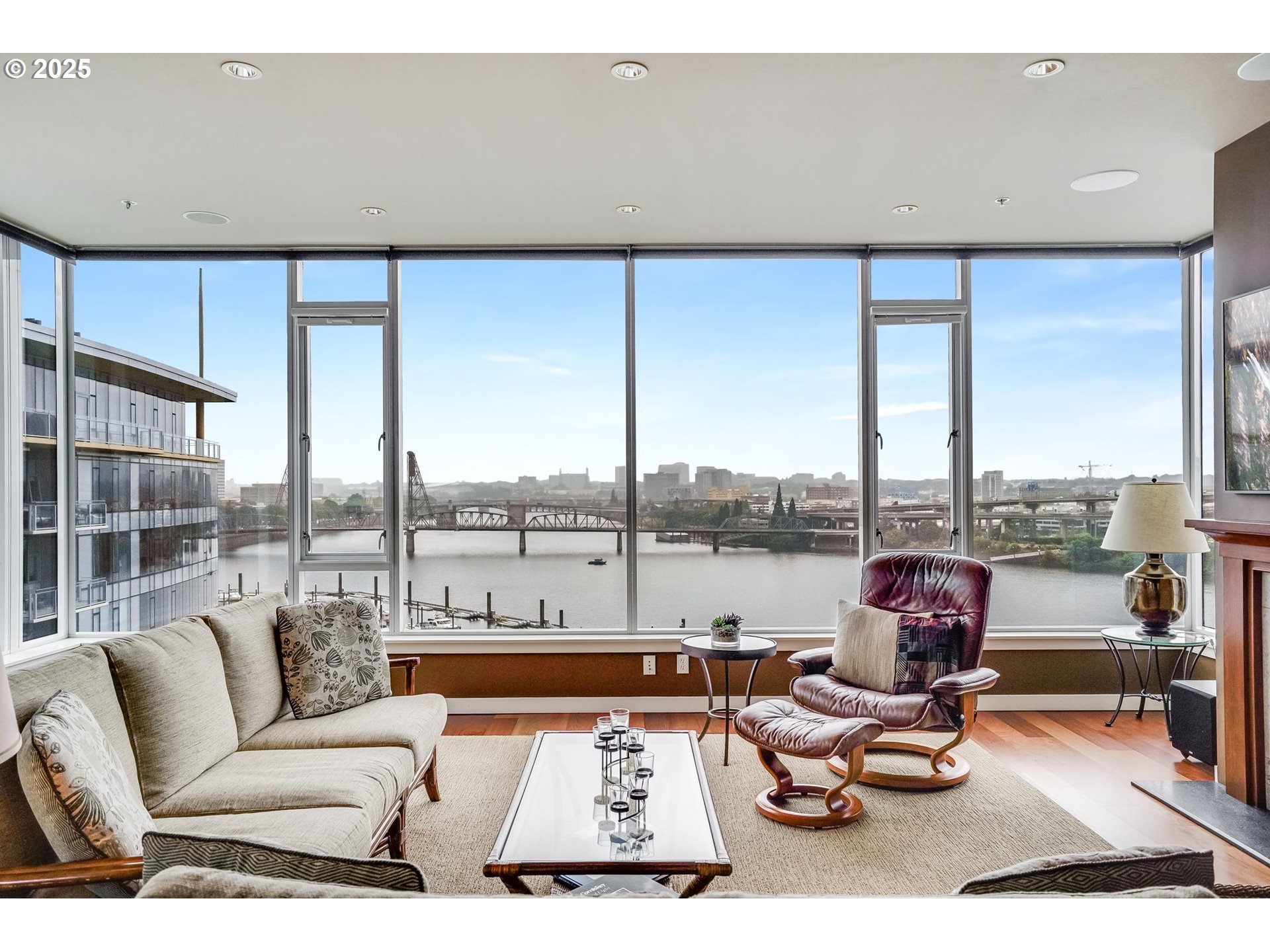 Photo #3: 702290624 Listing 