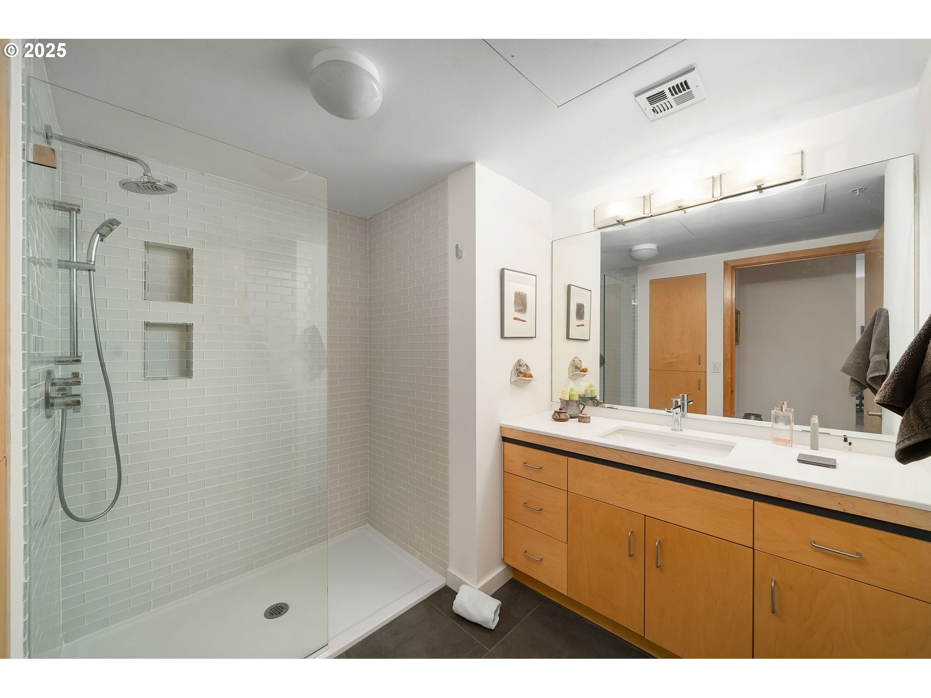 Photo #25: 704218643 Listing: Photo #25