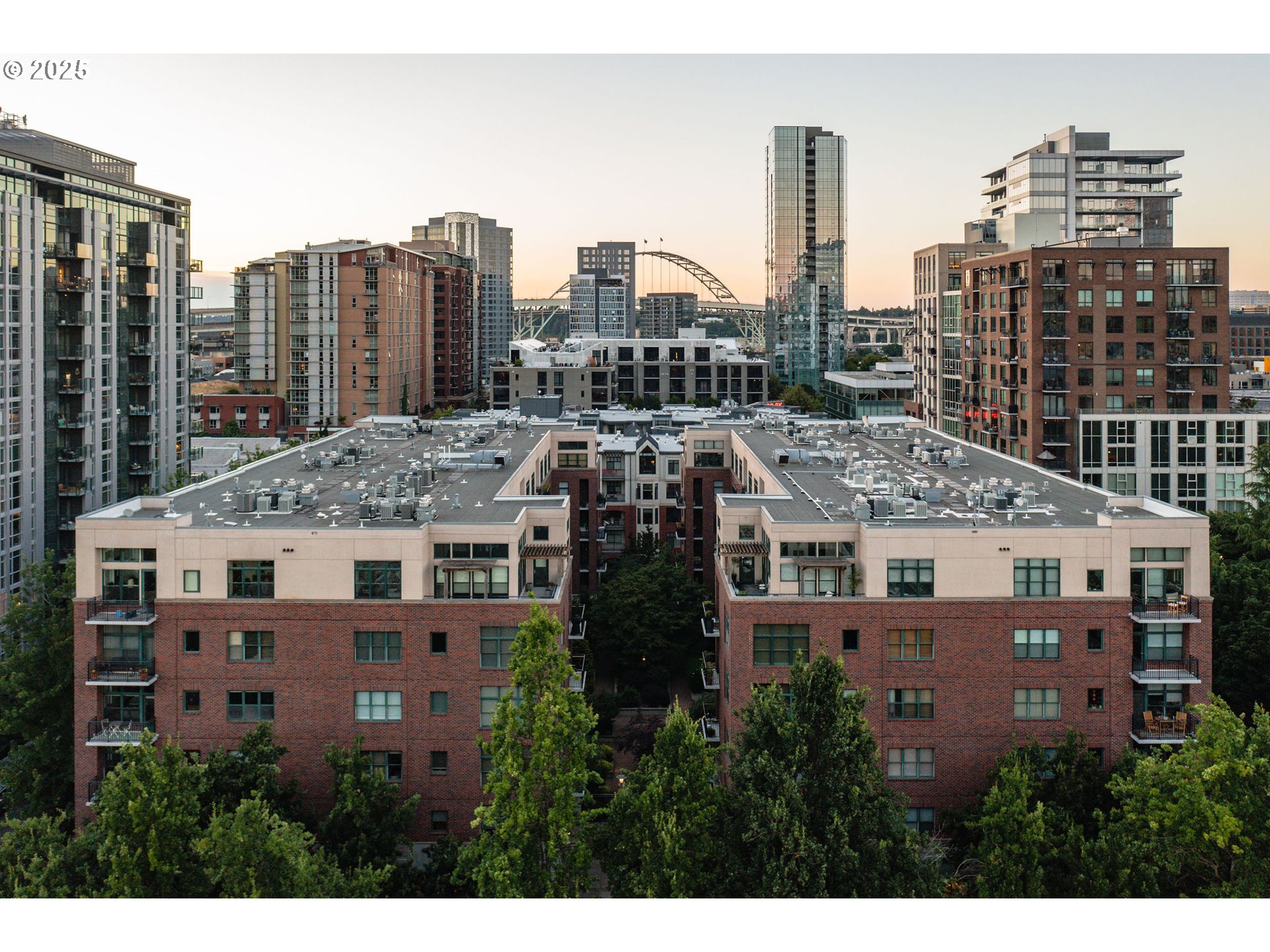 Photo #1: 704218643 Listing: Photo #1