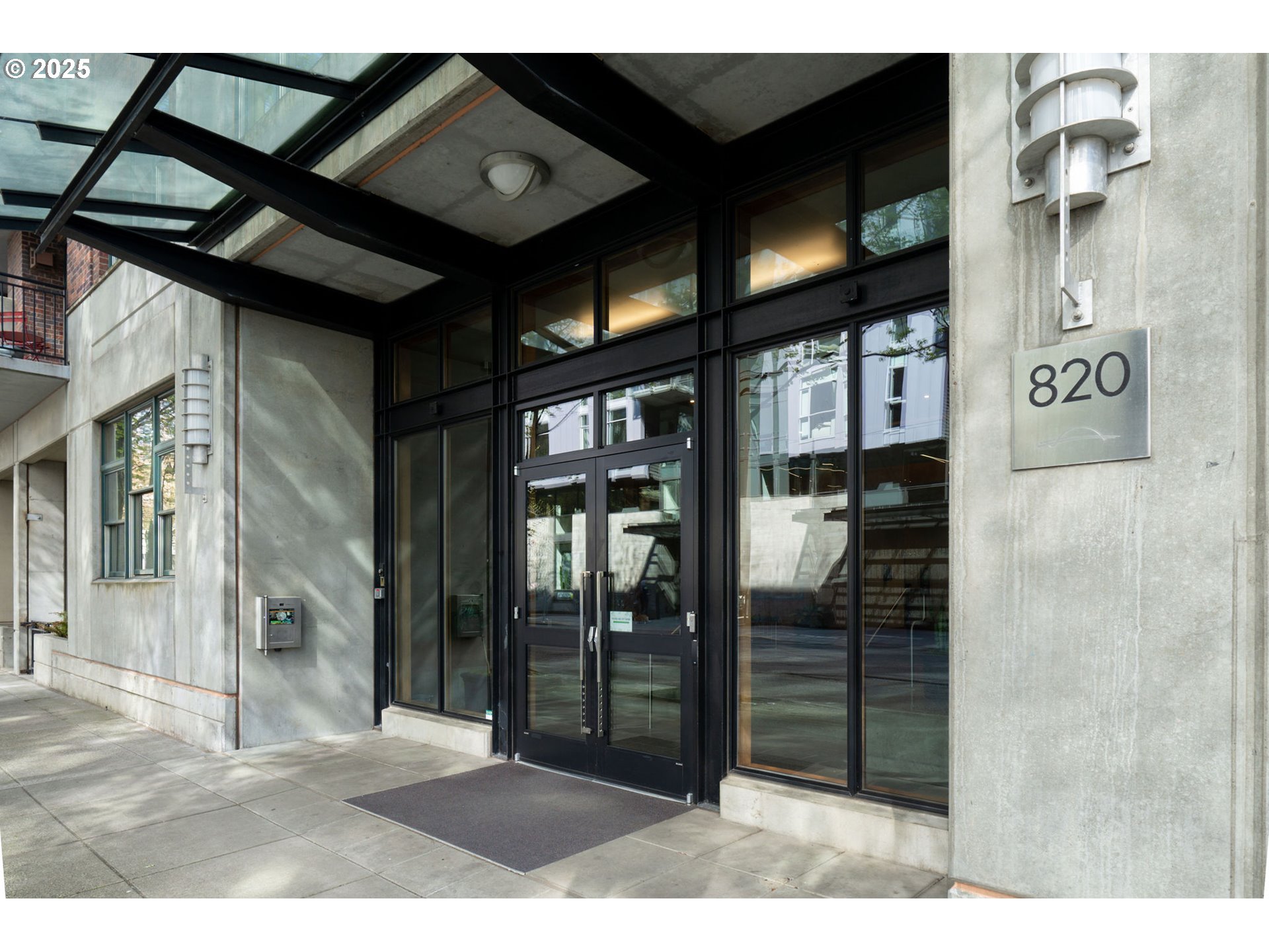 Photo #8: 704218643 Listing: Photo #8