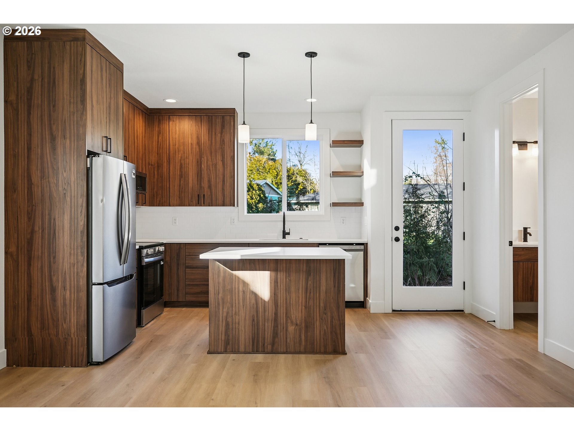 Photo #2: 704243176 Listing: Photo #2