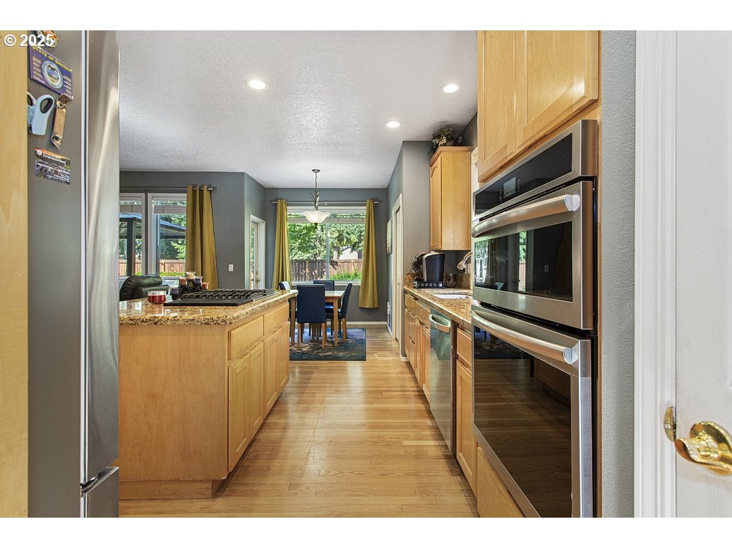 2619 NE CHARLOIS DR, Hillsboro, OR, 97124