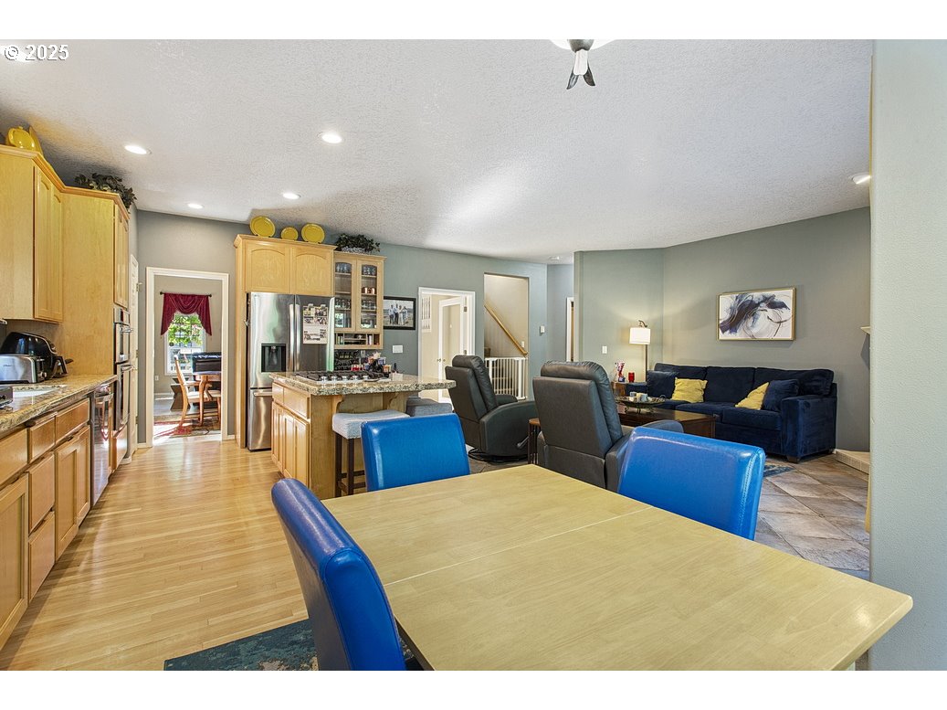 2619 NE CHARLOIS DR, Hillsboro, OR, 97124