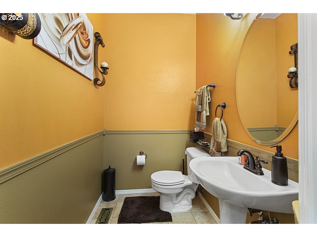 2619 NE CHARLOIS DR, Hillsboro, OR, 97124