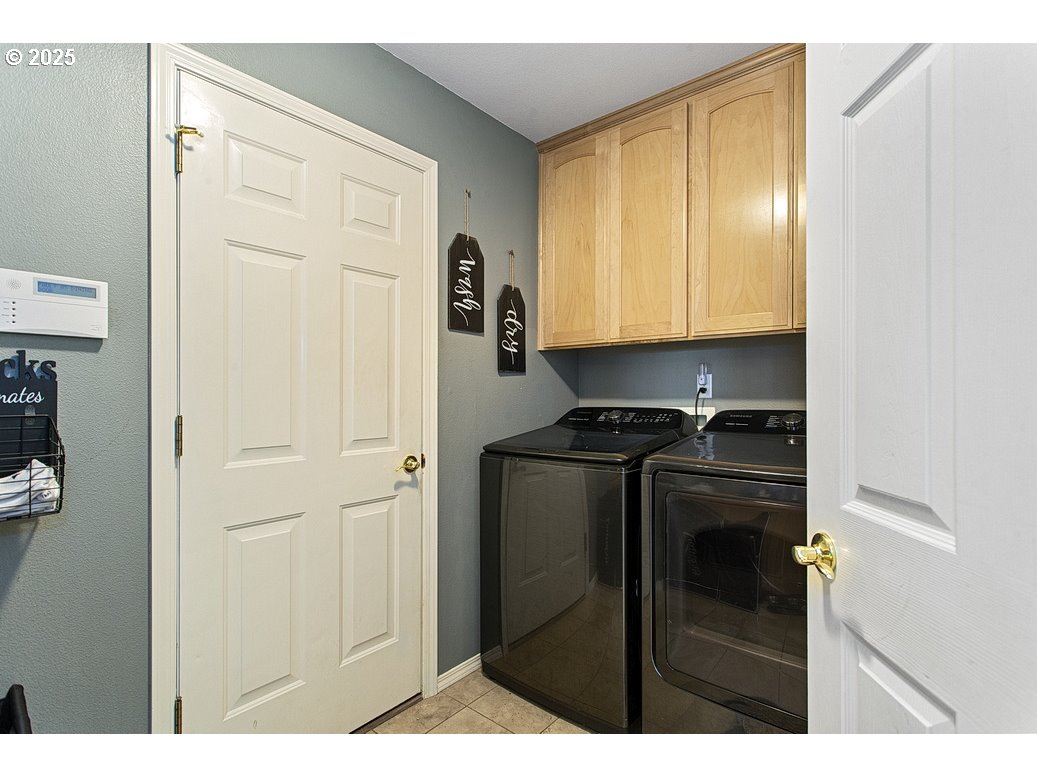 2619 NE CHARLOIS DR, Hillsboro, OR, 97124