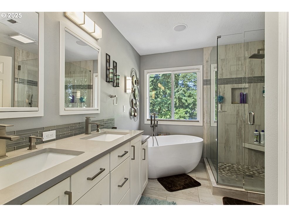 2619 NE CHARLOIS DR, Hillsboro, OR, 97124