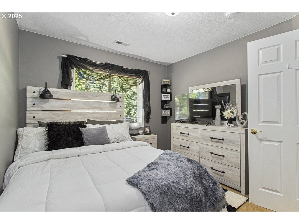 2619 NE CHARLOIS DR, Hillsboro, OR, 97124