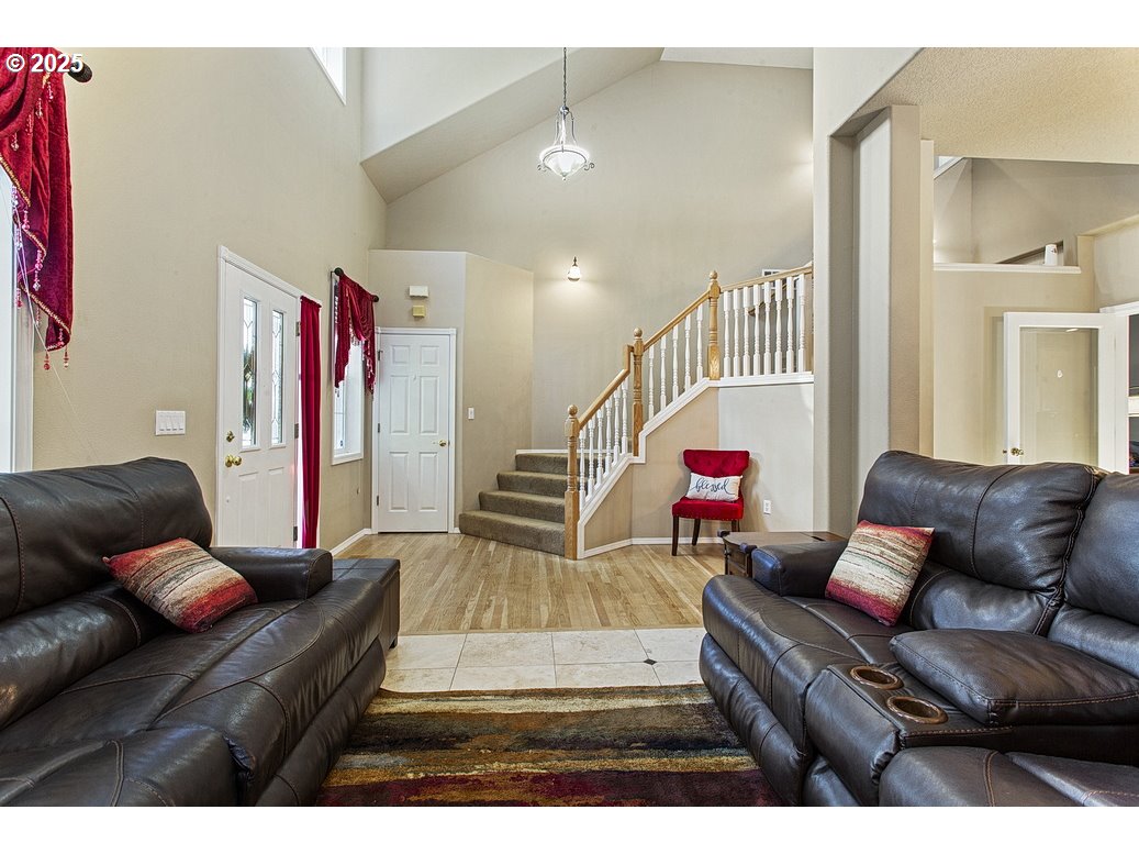 2619 NE CHARLOIS DR, Hillsboro, OR, 97124