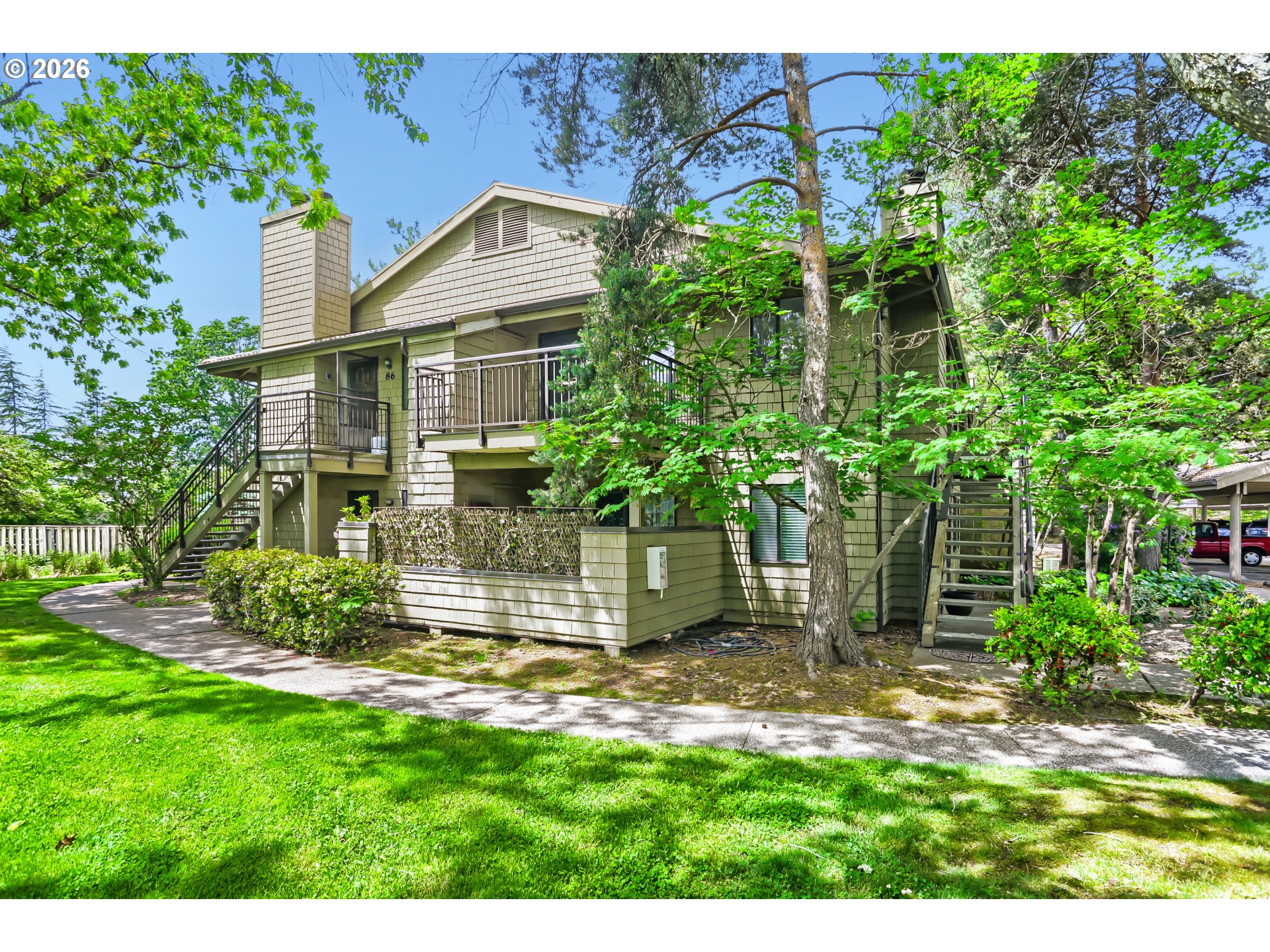 Photo #1: 704913738 Listing: Photo #1
