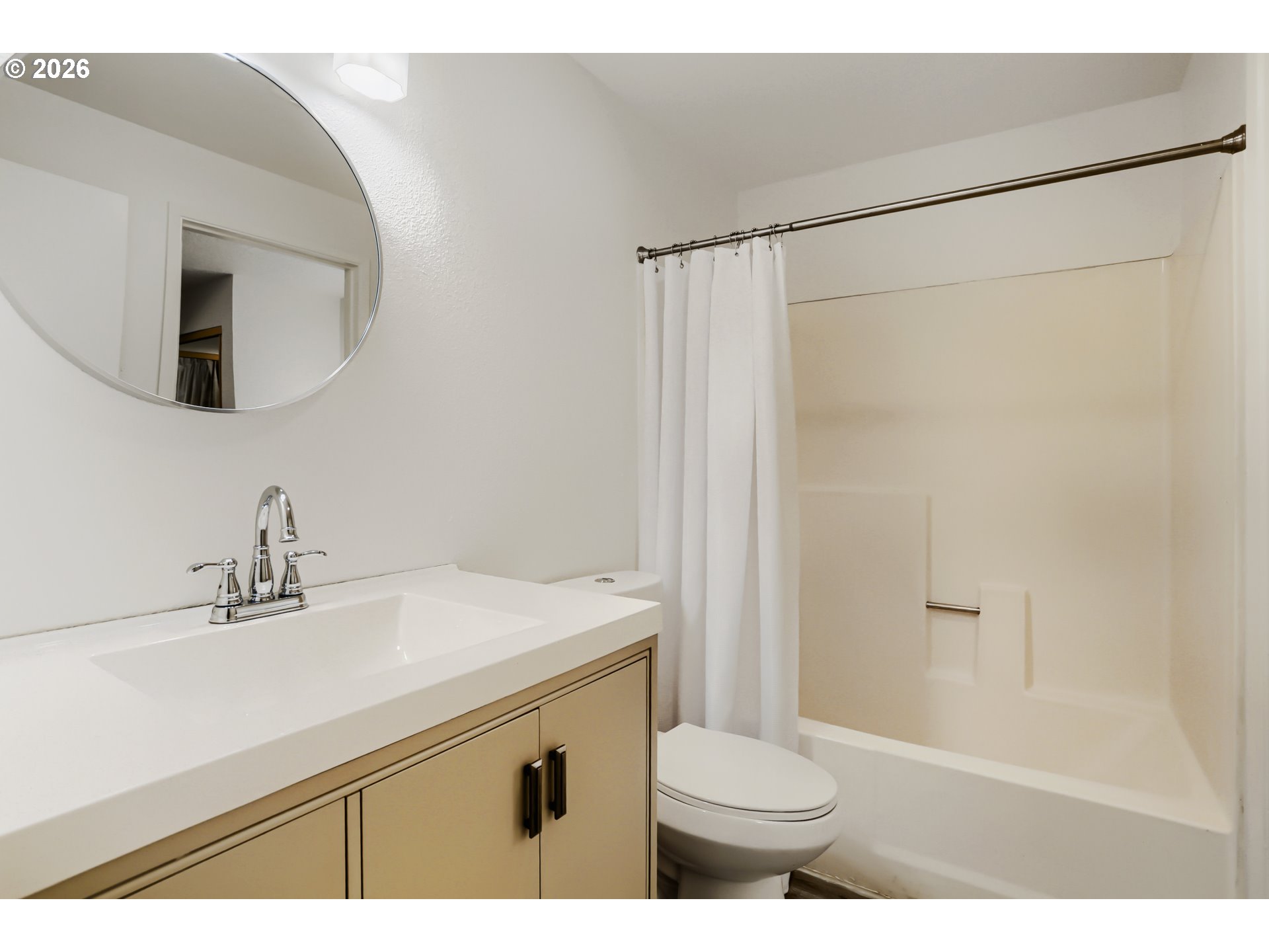 Photo #18: 704913738 Listing: Photo #18