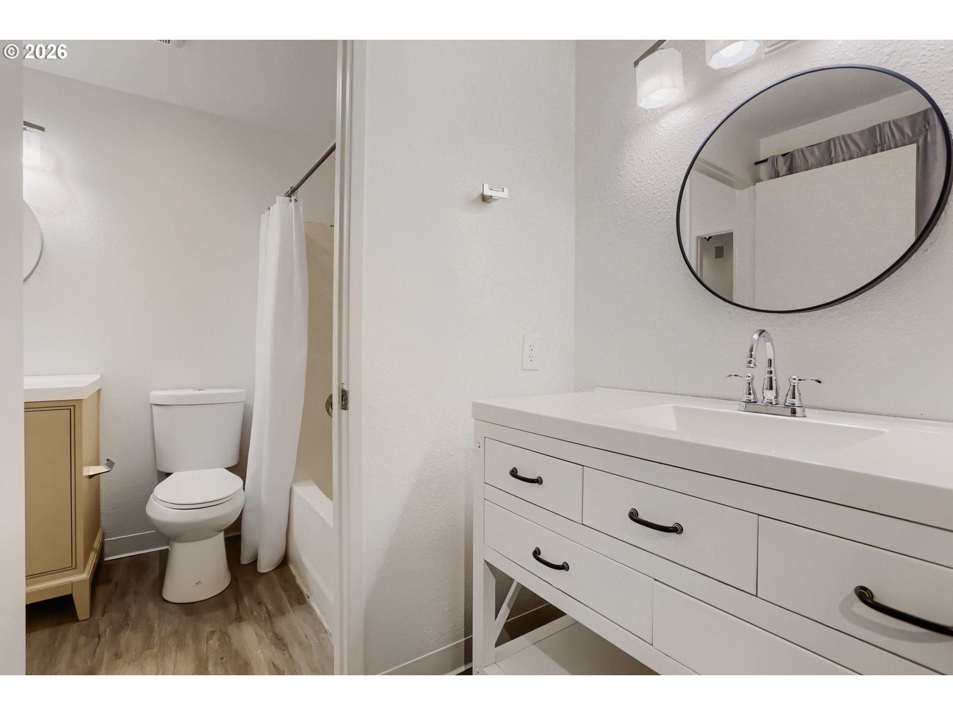 Photo #17: 704913738 Listing: Photo #17