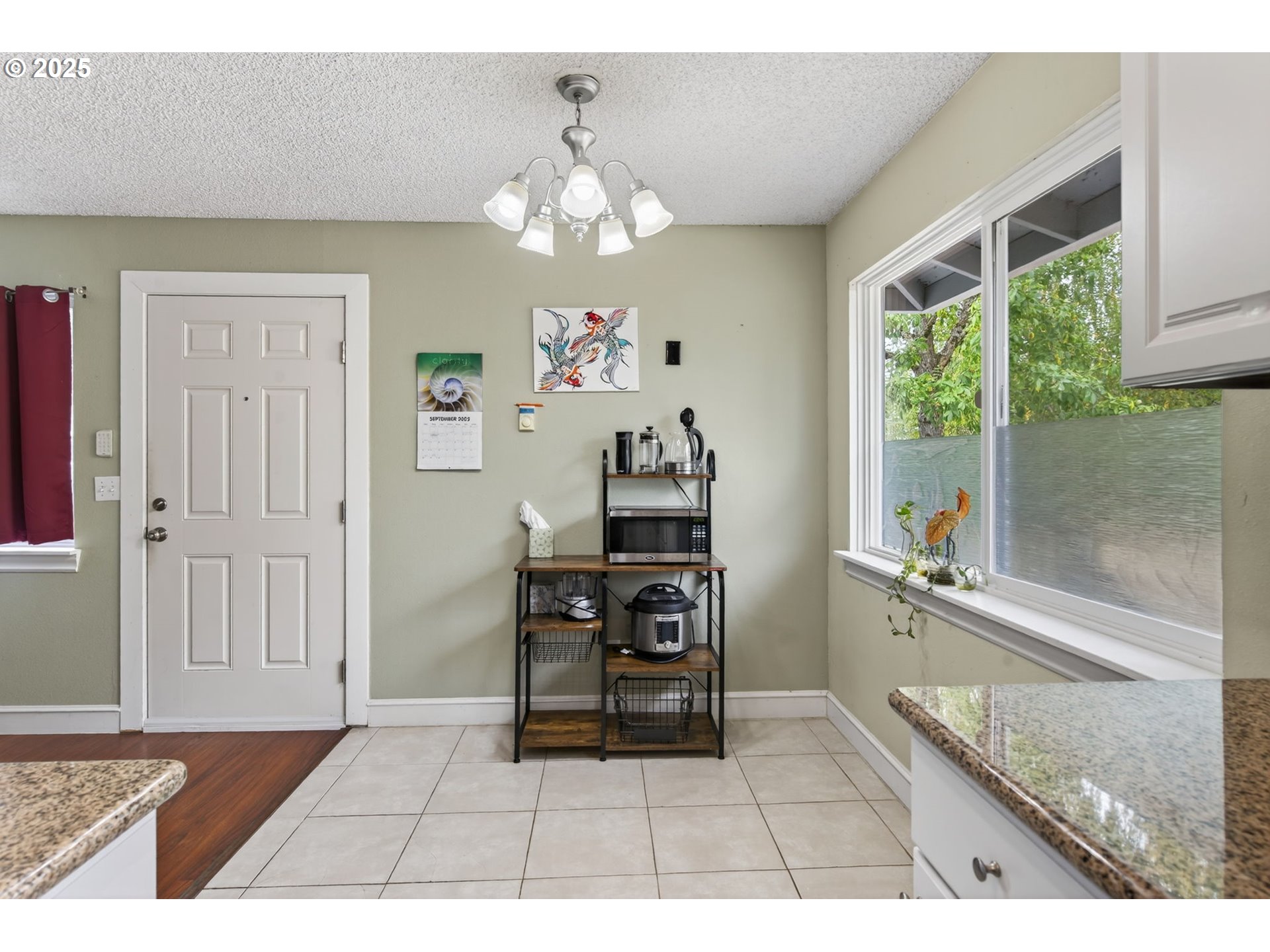 Photo #3: 706043632 Listing 