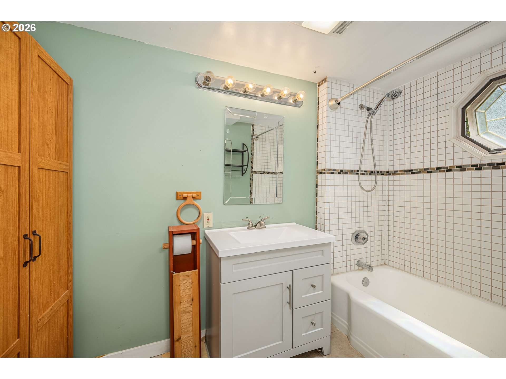 Property photo 17 of 44