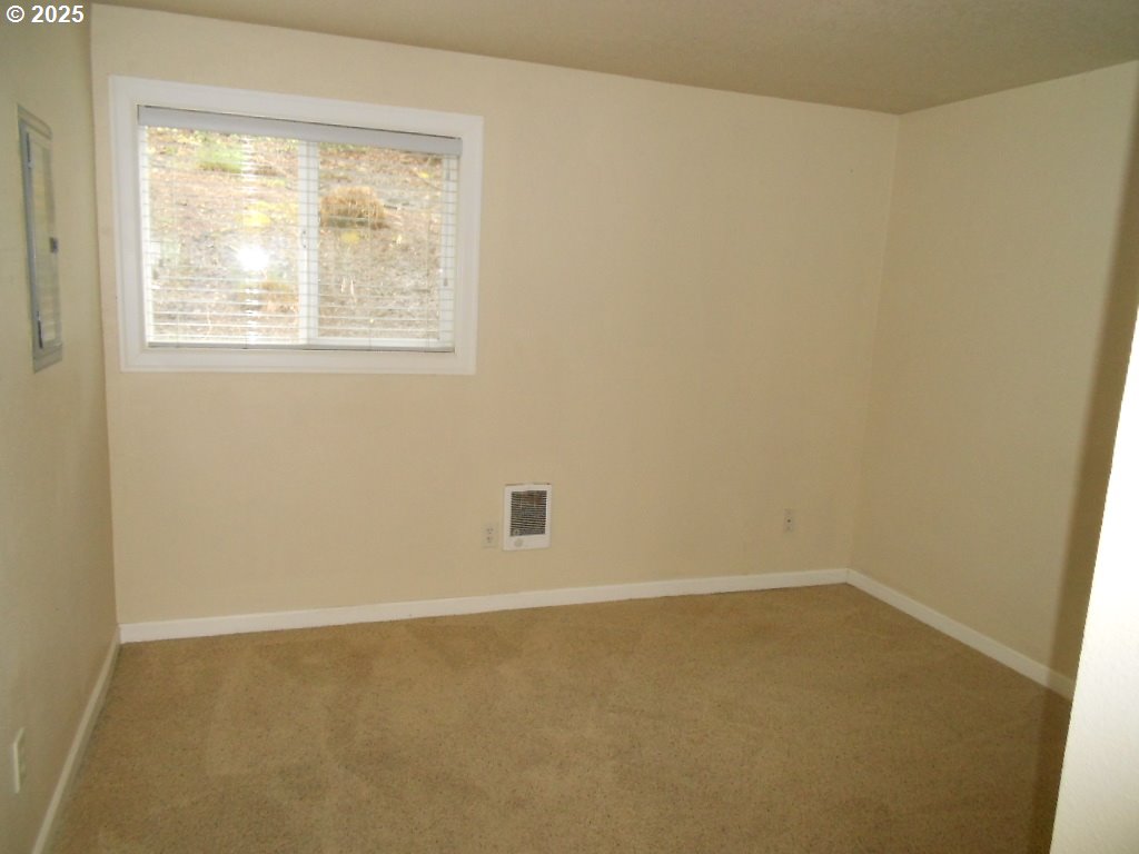 Photo #11: 708186597 Listing: Photo #11