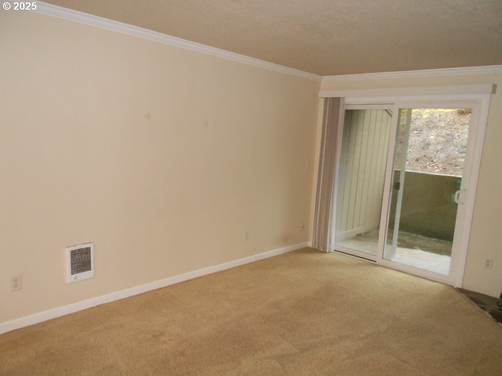 Photo #3: 708186597 Listing: Photo #3