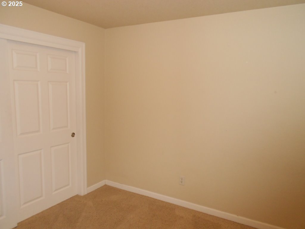 Photo #8: 708186597 Listing: Photo #8