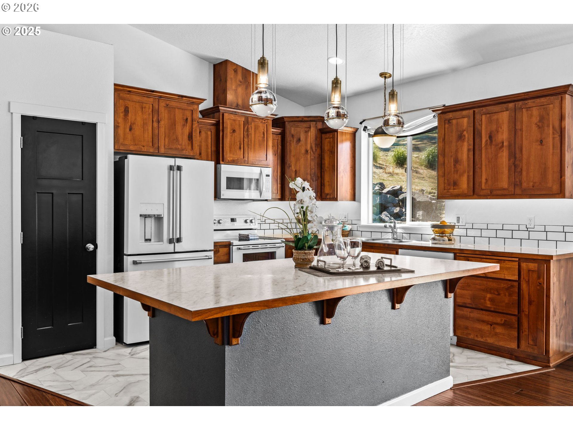 2187 E MADISON AVE, Cottage Grove, OR, 97424