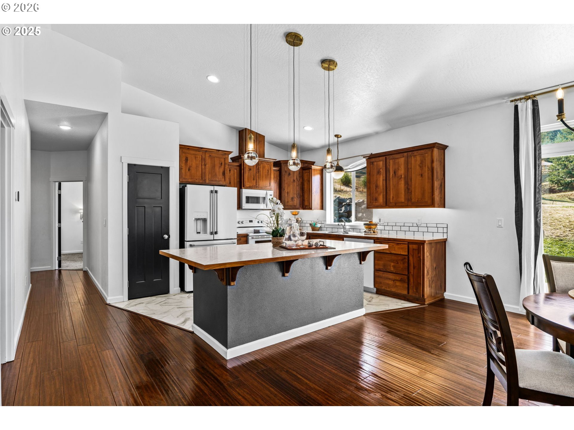 2187 E MADISON AVE, Cottage Grove, OR, 97424