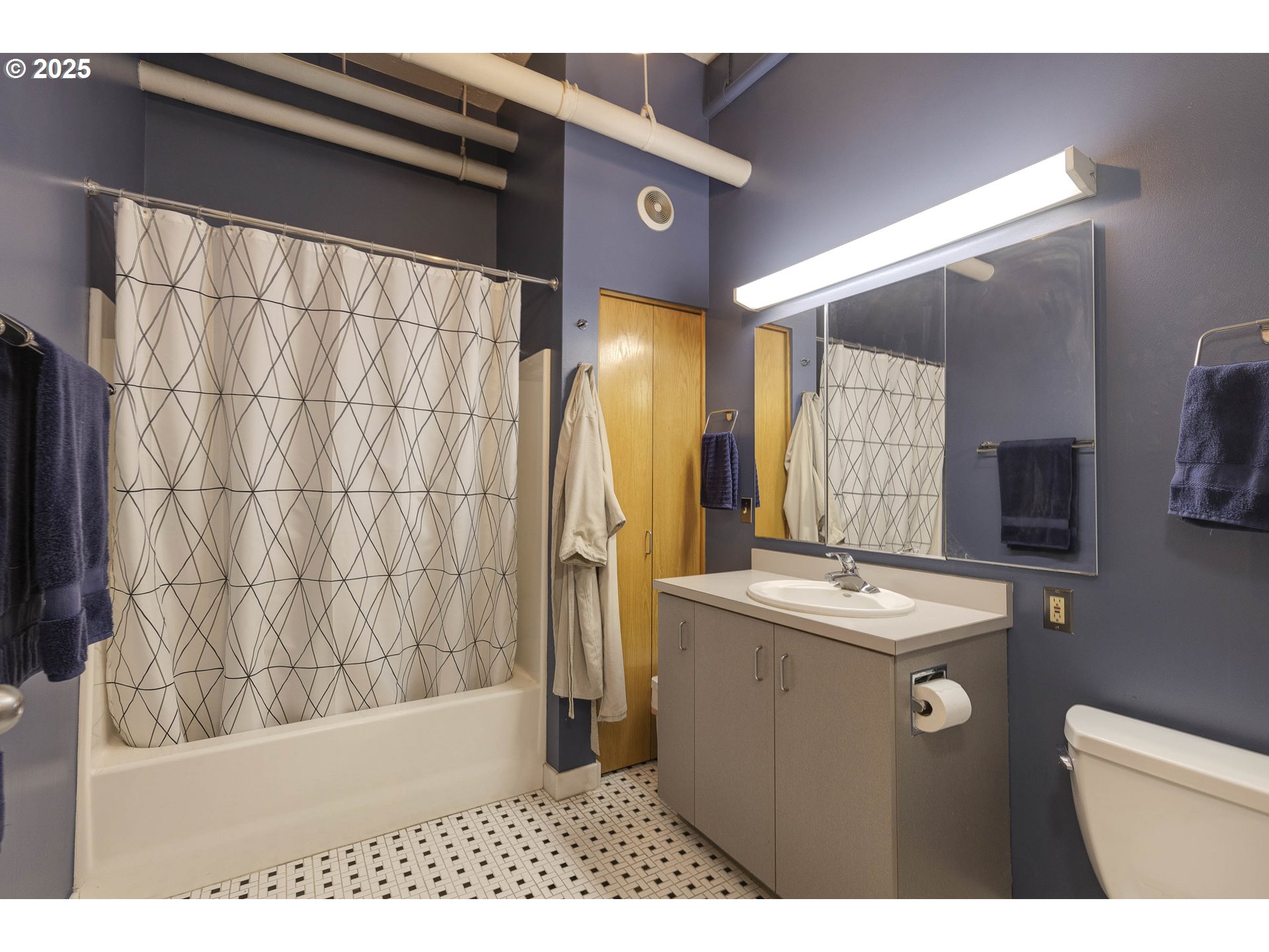 Photo #12: 708559286 Listing: Photo #12