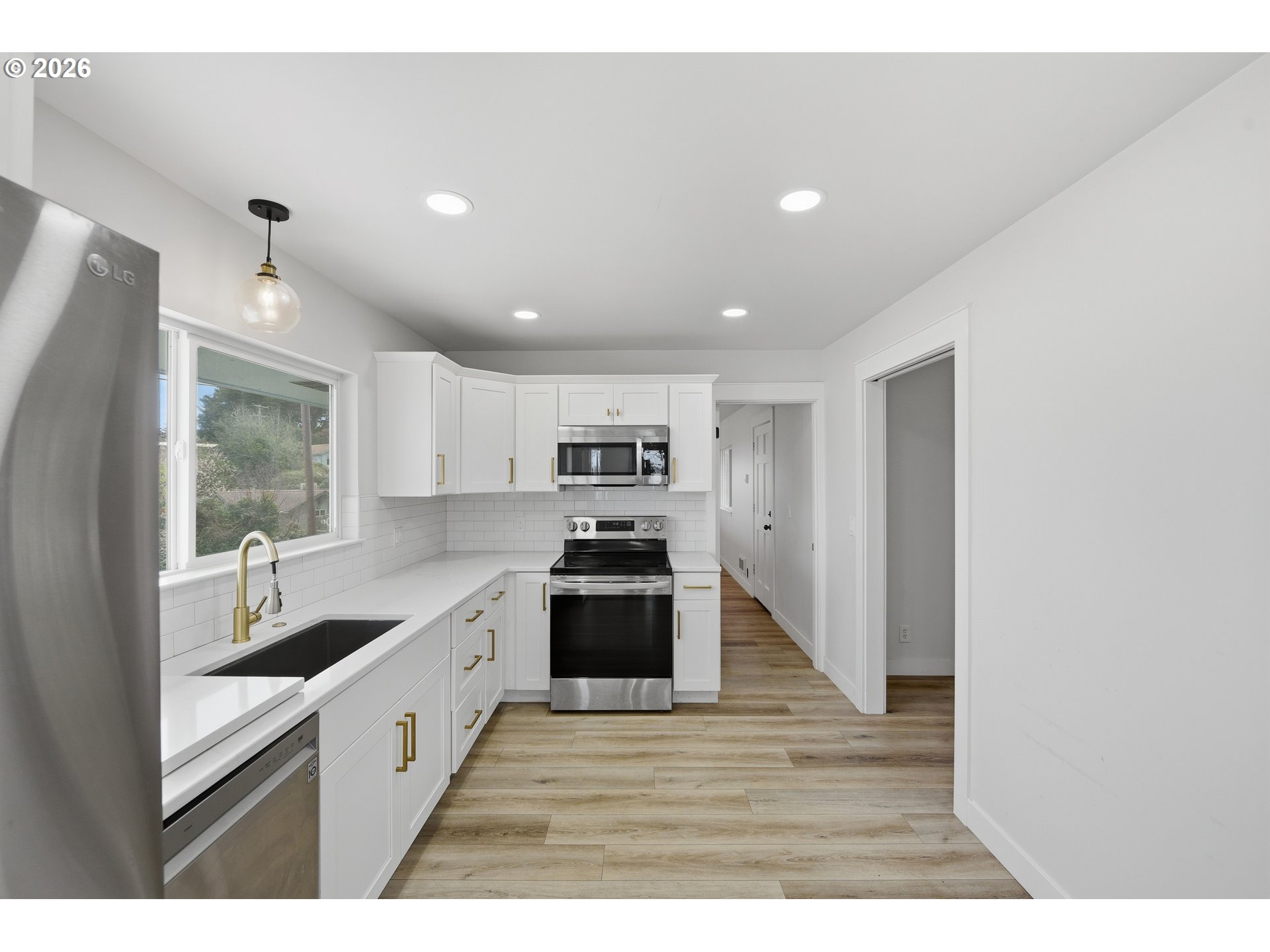 546 W FIR AVE, Coos Bay, OR, 97420