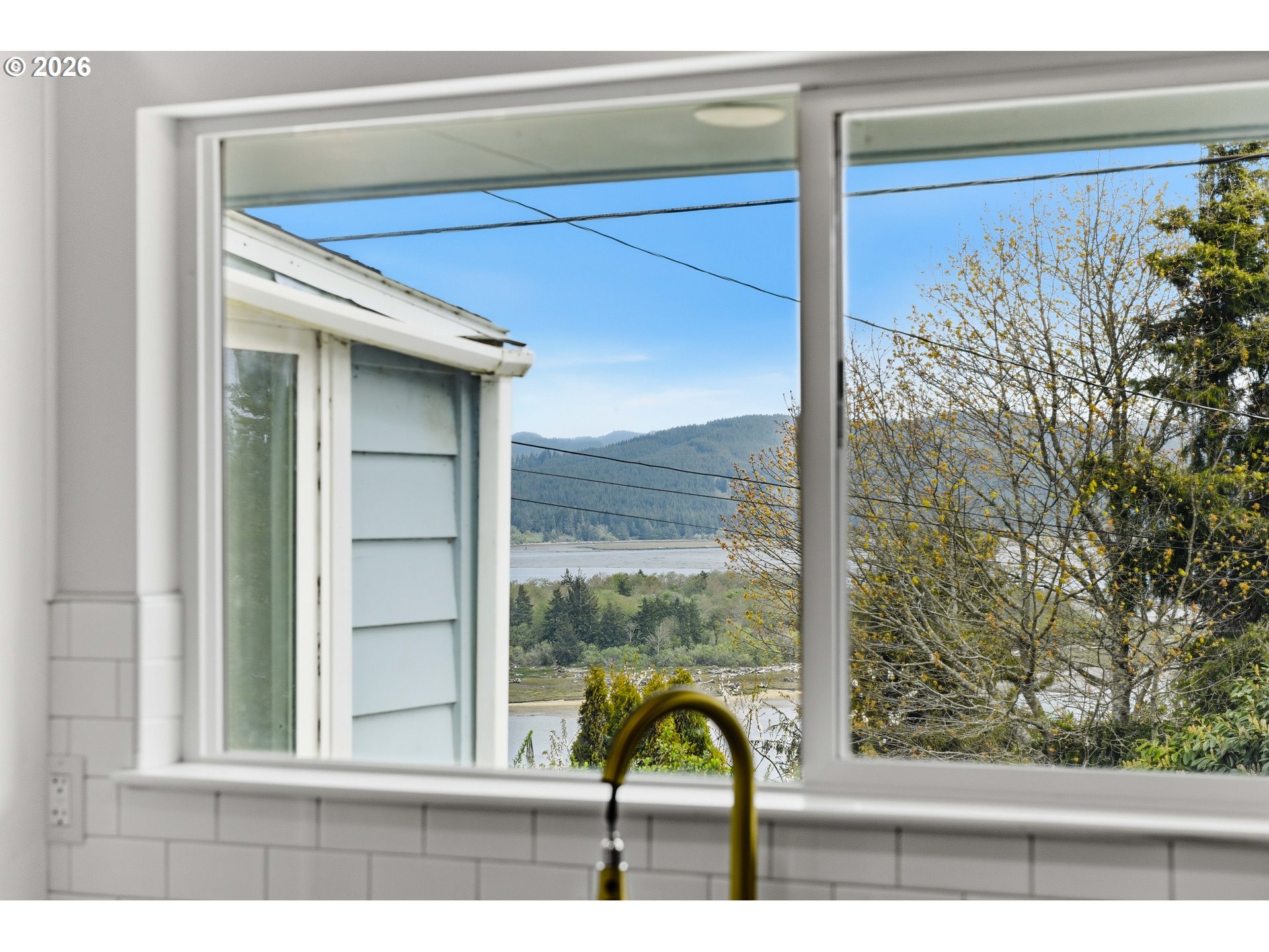 546 W FIR AVE, Coos Bay, OR, 97420