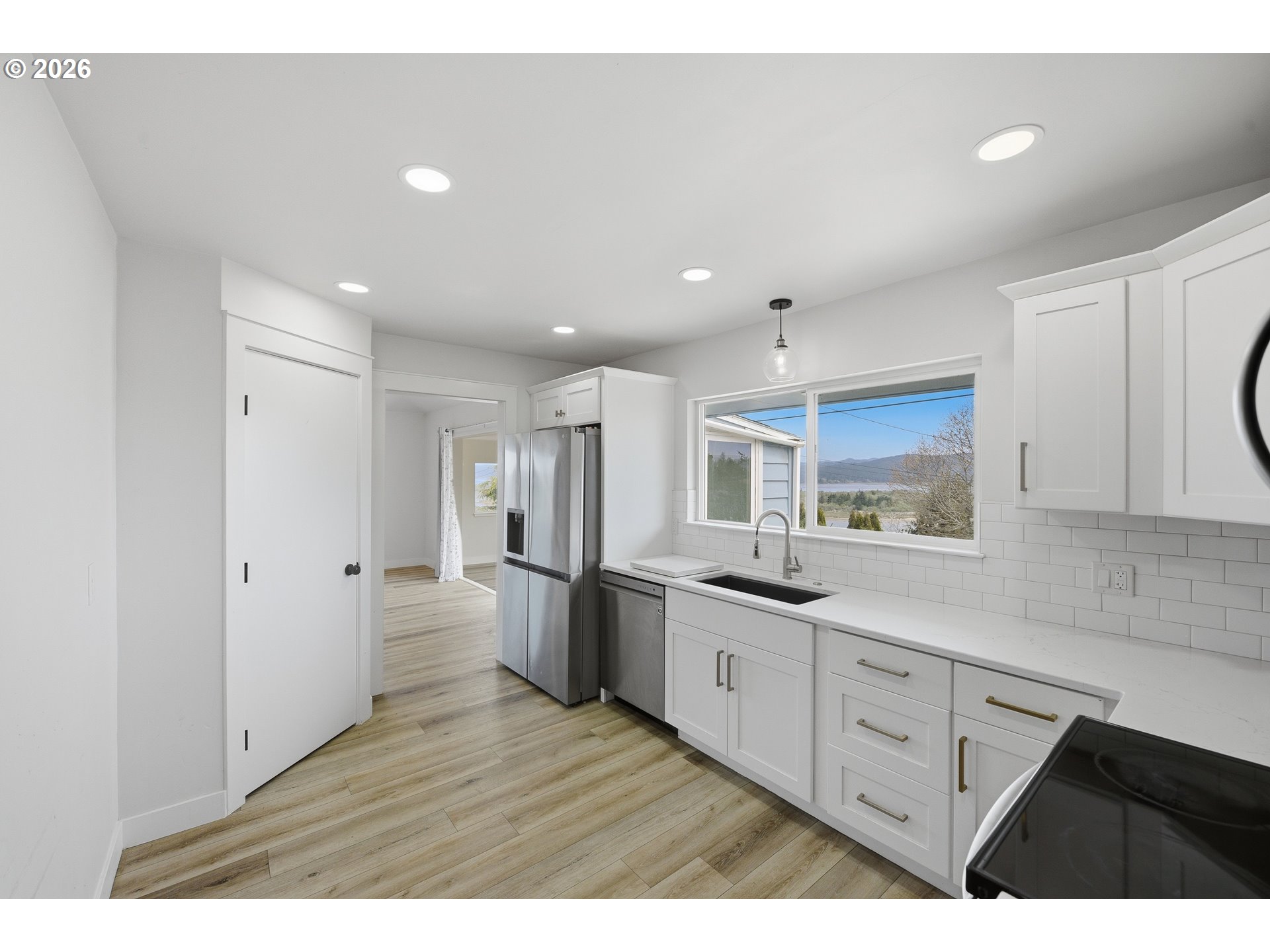 546 W FIR AVE, Coos Bay, OR, 97420