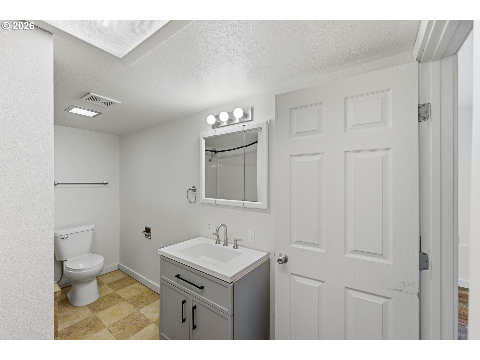 546 W FIR AVE, Coos Bay, OR, 97420