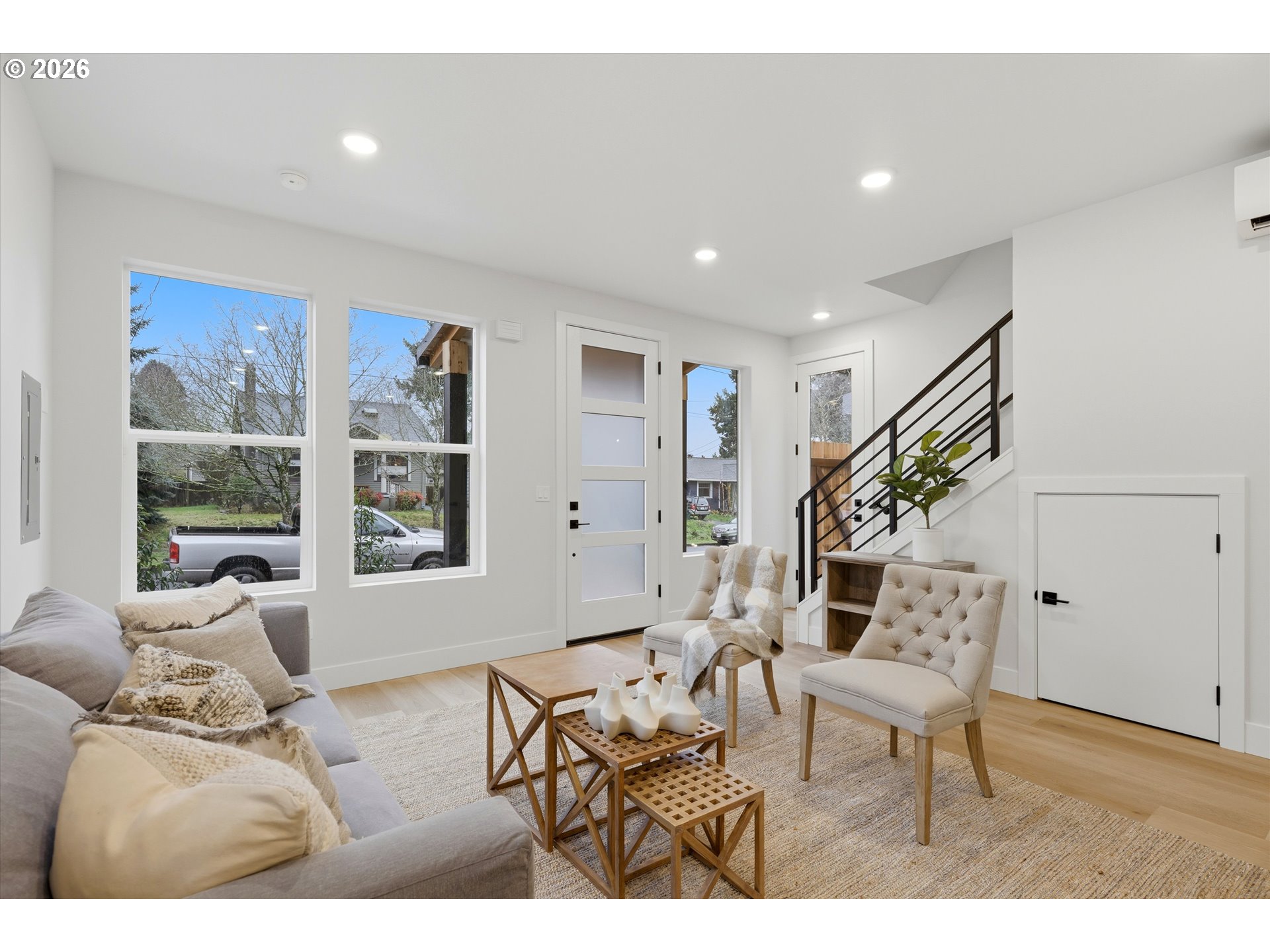 Photo #4: 709258523 Listing: Photo #4