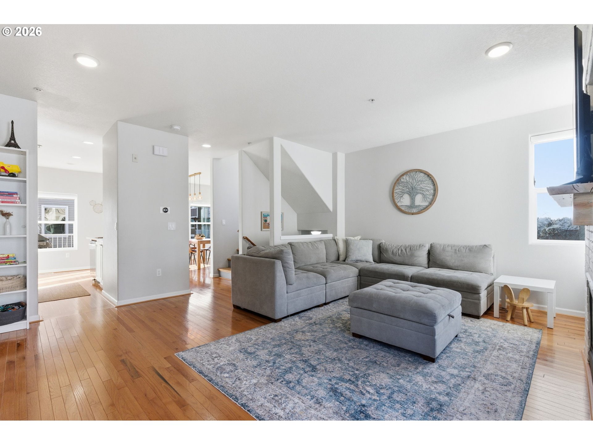 Photo #4: 709655056 Listing: Photo #4