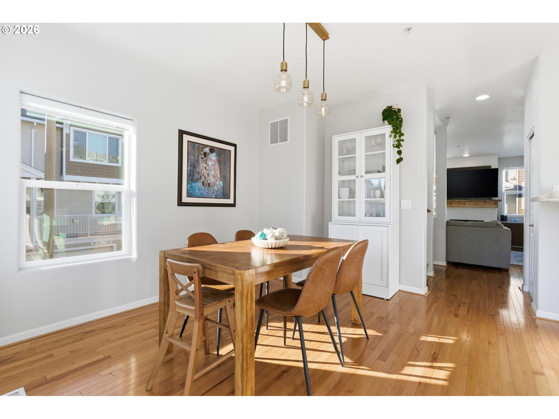 Photo #8: 709655056 Listing: Photo #8