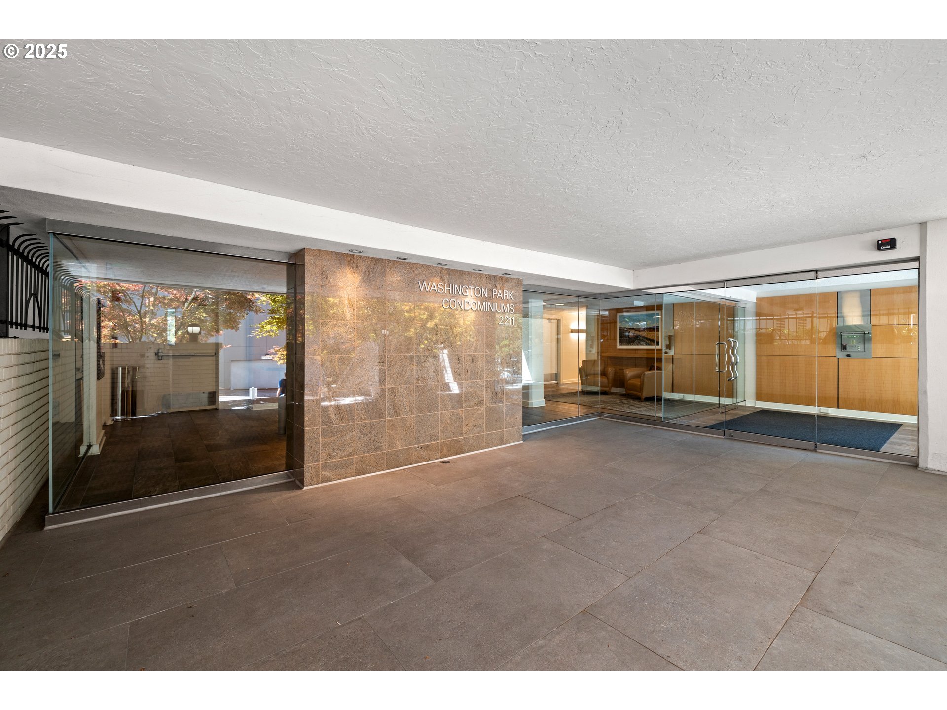 Photo #4: 709743612 Listing: Photo #4