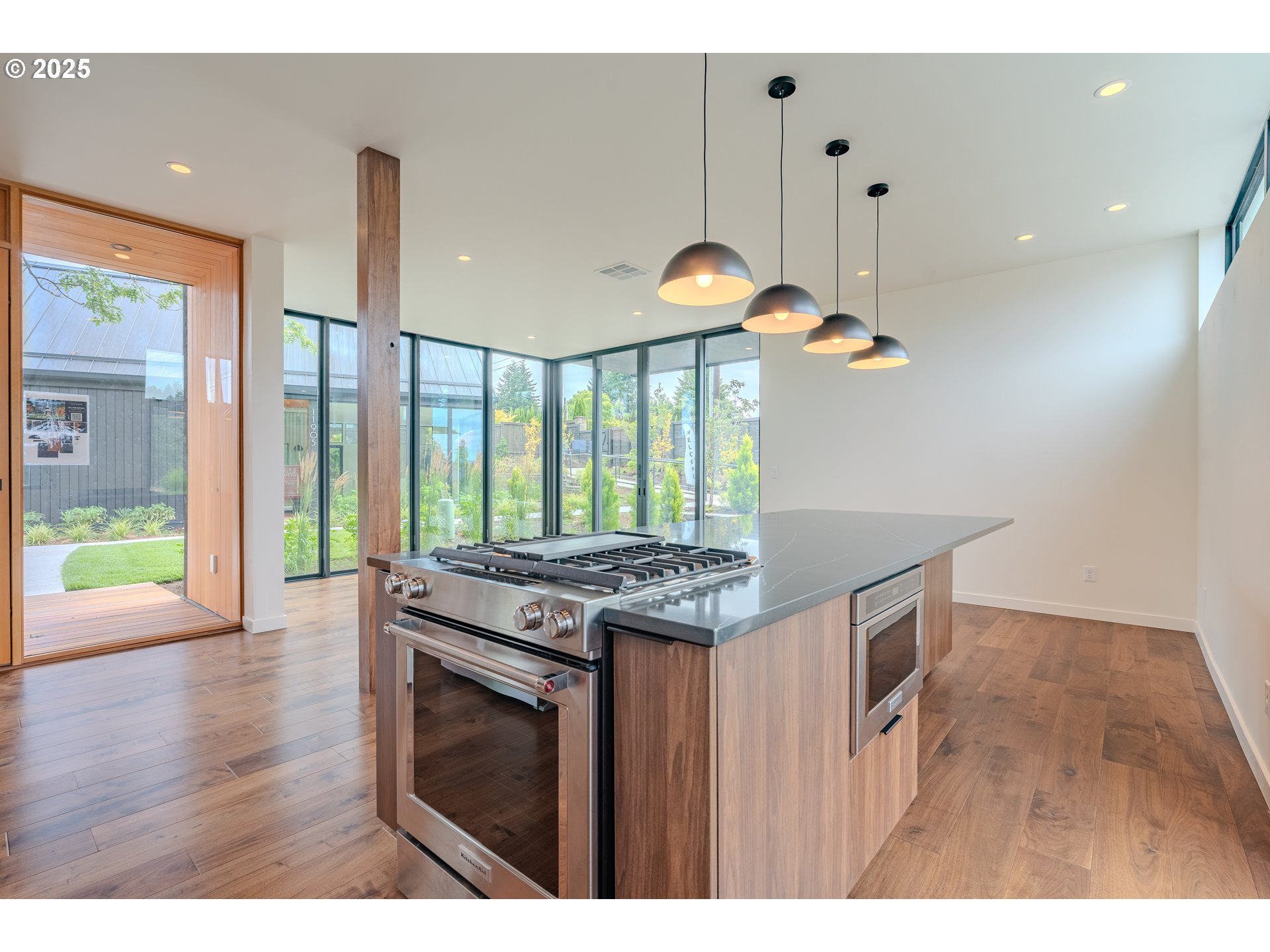 Photo #8: 710603924 Listing: Photo #8