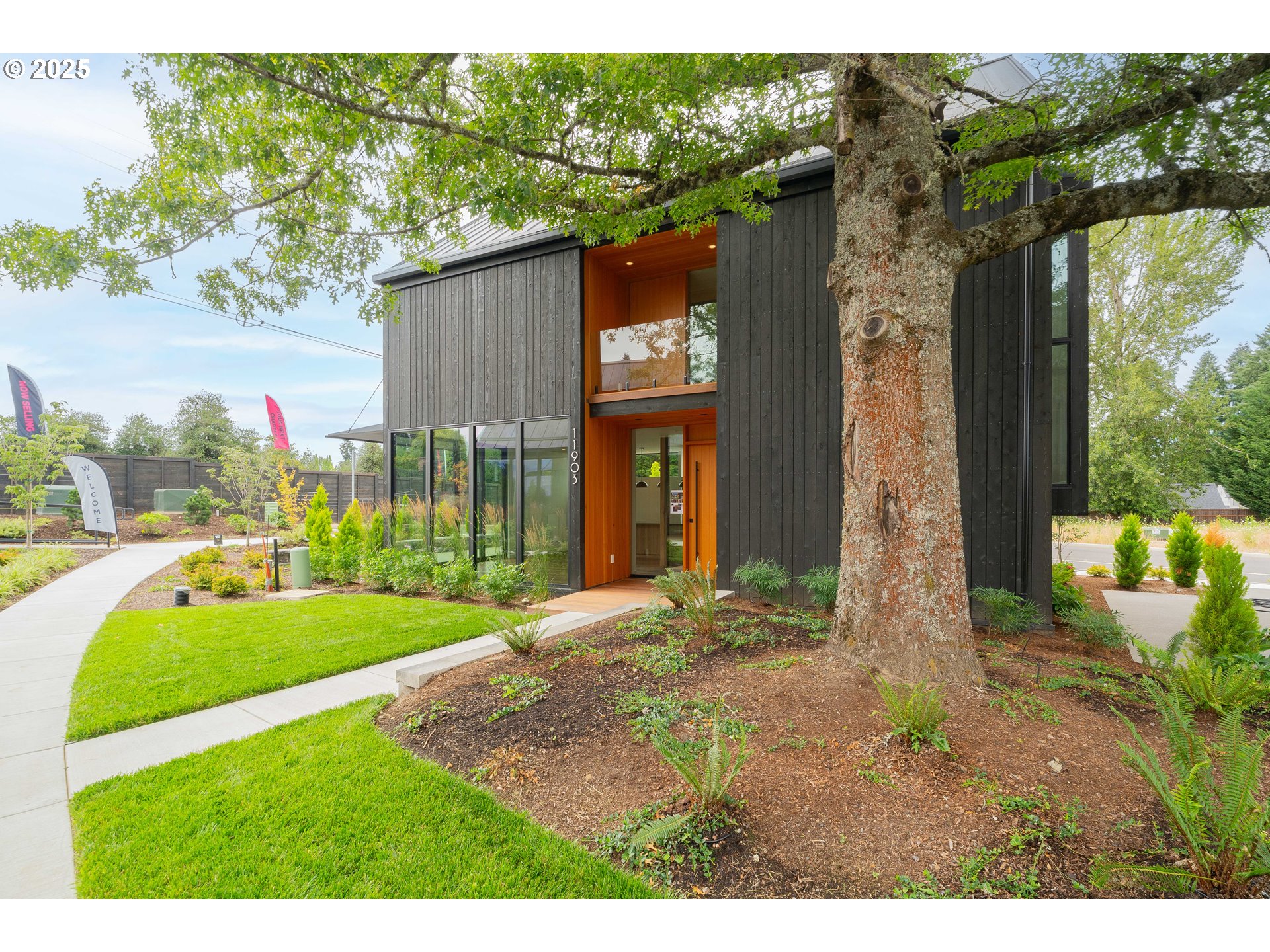 Photo #2: 710603924 Listing: Photo #2